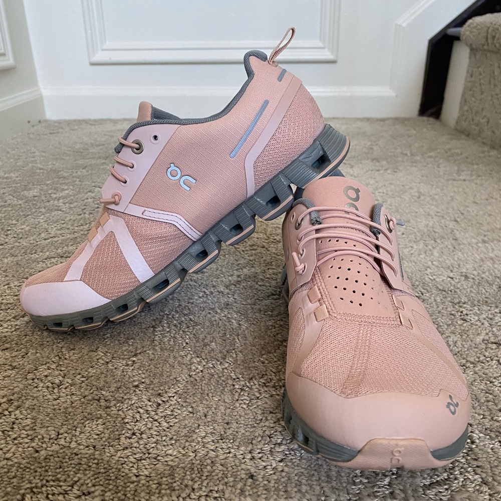 On Cloud Rose Lunar Women’s Running Shoe